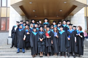 Поздравляем выпускников с получением дипломов!